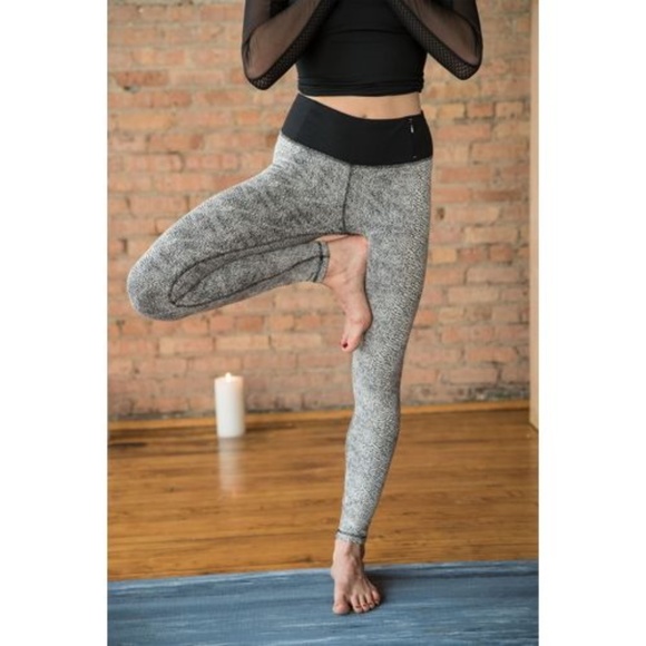 Calia textured legging - Picture 2 of 8